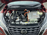 e-POWERはエンジンを発電専用にしてエンジンの作動時間を短縮。さらに、ごくわずかな減速でも回生エネルギーがとれるよう設定して、あらゆる走りのシーンで優れた燃費性能を発揮します。