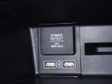 アクセサリーソケット(12V対応)と、USBをさすことができ!充電等に役立つ装備です!!