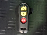 車いすの乗り入れ操作はスイッチ&リモコンでラクラク行えます!電動の安定した作動で車いすの方も安心です♪