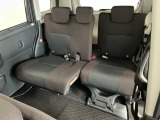 【スライドシート】後席にもスライド機構があることで、細やかに荷室スペースを確保!日常の様々なシーンに対応します♪