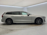 全国のVOLVOからお取り寄せが可能※!遠方の店舗に展示してあるクルマが気になる場合も、最寄りの店舗でご購入ただくことが可能です!是非私たちに要望をお聞かせください!※別途費用