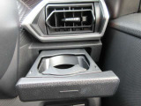 現代のマストアイテム、ドリンクホルダー!運転中も水分補給はしっかりと行いましょう♪