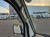 左ミラーの下には死角となる箇所を写してくれます♪