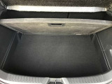 トランクスペースです☆いろいろな使用方法がありますね!シートを倒すと大きな荷物や長い荷物などたくさん積めますよ☆