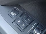 運転席ドアのシートメモリー操作部です。3つの登録ボタンを確認できます。