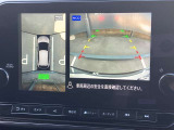 アラウンドビューモニター装備!空から見ているような映像によって不慣れな場所での車庫入れや縦列駐車はもちろん、狭い道でのすれ違いも安心♪