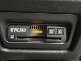 運転席足元にETCがついています。