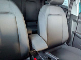 【センターアームレストOP価格￥30,000】運転中にリラックスして運転して頂けます!