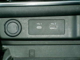 USB入力端子が装備されております。(タイプA,タイプC)それぞれ対応しています。