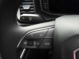 ドイツ車には特徴があり、メーターのメモリに一部色がついています。これはドイツでは推奨速度という考えがあるためです。安全で快適に走る際に適している速度を指しています