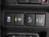 ◆VSA◆横滑り防止装置が装備されています。コーナーリング時の横すべりを抑える機能と、車両の急激な挙動変化を抑える機能で、安定した走行を実現しています。運転に安心とゆとりが出来ます。