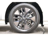 純正のアルミホイールが足元を飾ります!タイヤサイズは205/60R16になります。