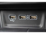 2.5AのUSB(充電)が付いており、車内でもしっかりとスマートフォン等の機器へ充電可能です♪
