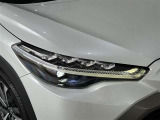 LEDヘッドライトです。デザイン性がよくとても明るいので、夜間の走行や悪天候でも安心です。しかも長寿命!