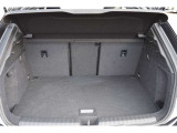 大きく開くリヤゲートと使いやすい荷室。日常のお買い物から休日のお出かけまで活躍します。
