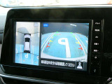 空の上から見下ろすように車の全周囲が表示されるアラウンドビューモニター☆駐車が得意になるとお出掛けも楽しくなります♪