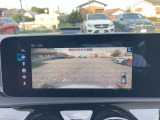 バックカメラにより駐車時の後方確認も楽にできます。