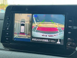 【アラウンドビューモニター】車両周辺をモニターで確認できて、駐車が苦手な人でもスムーズに駐車できます
