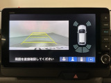 リバースギアに入れるだけで後方の表示へ切り替わります。夜間や雨の日の駐車も楽になりますよ。