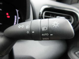 オートライトも装備しております☆トンネル走行時や日没時に自動で点灯・消灯をしてくれる便利な機能♪ライトの消し忘れもなくなりますので、現代のマストアイテムの1つ♪