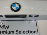 スタイリッシュに研ぎ澄まされたリアビュー。LEDライトがより引き締まったスタイルを実現。急ブレーキ時にはハザードランプ自動点灯し後続車への注意を促します。