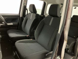 運転席、助手席です。クリーニング済みで綺麗になっております。