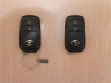 中古車としてスマートキーが2個あるのは重要なチェックポイント!「イモビライザー」内蔵のスマートキーは便利なのですメカニカルキーと比べて高価なのです。