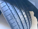 タイヤの残り溝も十分にあります