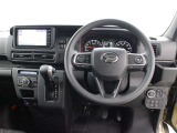 運転席廻りです。