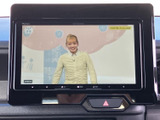 停車時に、テレビ放送を視聴できます。休憩時間などに、ちょっとした情報収集にも便利です。