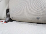 ◆ISOFIX◆シートベルトいらずでチャイルドシートと固定金具を連結するだけでがっちり固定できます。