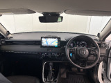 見通しの良い運転席回りとなっておりますので安心して運転をして頂けます!窓が大きいので明るく開放的な室内です
