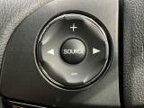 ステアリングにオーディオ操作スイッチが付いています。オーディオ画面に直接タッチしなくても操作が出来ますので、運転に集中できます。