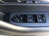 パワーウインド・電動格納付きドアミラースイッチは、運転席ドアに集中☆
