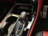 運転操作しやすい位置にあるシフトレバー