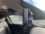 ITSスポット対応ETC車載器システム内蔵自動防眩ルームミラーが付いております。
