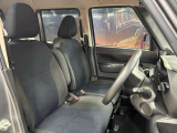 運転席も広々としており運転しやすい環境を実現しています☆