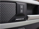 Meridianサウンドシステムを搭載。クリアで臨場感あふれるサウンドをお楽しみいただけます。