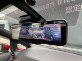 ◆スマートルームミラー◆乗員・ヘッドレスト・積載物などでさえぎられがちなルームミラーの後方視界をクリアに保ちます!車内の状況に関わらず、車両後方にあるカメラの映像をルームミラーに映し出します!