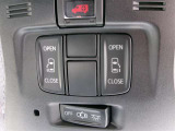 両側電動スライドドアを装備しています。狭い駐車場でも安全に開閉でき、さらに間口が広く乗り降りもし易いですよ。