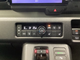 オートエアコンはこまめに温度調節するので、燃料の消費量をより少なくできます。シートヒーター付きなので寒い日も快適です。
