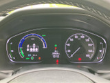 視認性の高いメーター類で、運転に必要な情報を的確に把握できます。運転に集中できる、シンプルで分かりやすいデザインです。