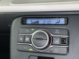 オートエアコンで快適な室内です。