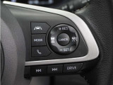 ◆アダプティブクルーズコントロール◆予め設定した車速内でクルマが自動的に加減速。前走車との適切な車間距離を維持しながら追従走行します。【LKAS】車線維持支援システムでステアリング操作を支援。
