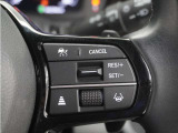 ◆アダプティブクルーズコントロール◆予め設定した車速内でクルマが自動的に加減速。前走車との適切な車間距離を維持しながら追従走行します。【LKAS】車線維持支援システムでステアリング操作を支援。