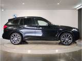 BMWでは重量配分にもこだわりがあり、FRモデルでは50:50とFFモデルでも60:40と前後の重量バランスにこだわり、軽快なハンドリングを実現しております。