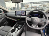 運転席・助手席シートは、電動パワーシート仕様です!無段階で調整が出来るのでお好みの位置に簡単に調節が可能です!