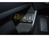 フロントシートの中央にはUSB・HDMIの端子があります。