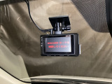 【別途SDカードの購入が必要です。また社外品は保証対象外となります。】運転中の映像・音声などを記録して、交通事故やトラブルが起きた時の正確な状況把握に役立つドライブレコーダーが装着されています。