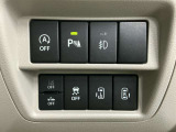 運転席スイッチ部 人気装備の両側オートスライドドア付きで、とっても便利です!!